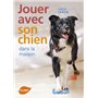 Jouer avec son chien dans la maison