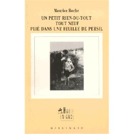 Un petit rien-du-tout tout neuf plié dans une feuille de persil