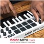 Akai Professional MPK Mini MK3 - Clavier MIDI USB Portable avec 25 Touches, 8 Pads de Batterie, Logiciels et Native Instruments 