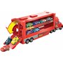 Mattel Disney Pixar Cars Camion Transporteur Mack pour transporter jusqu'à 18 mini-véhicules, mini voiture Flash McQueen incluse