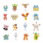 Pokémon Calendrier de l'Avent – Comprend 16 figurines de combat de 5,1 cm avec finition spéciale et huit accessoires uniques