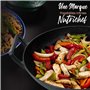 NutriChef Wok en Fonte-Pré-assaisonnée de 5,5 L - Poêle - Couvercle en Bois - Compatible avec Plaques de Cuisson Électriques et 