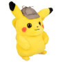 Bandai - Pokémon - Film Détective Pikachu - Peluche Détective Pikachu - Peluche 20 cm toute douce de Pikachu avec sa casquette -