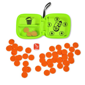 TOMY Jeu 5 Up - Jeu de dé Super addictif - Jeux de Voyage 2-4 Joueurs - Jeux familiaux Amusants pour Enfants et Adultes - Jeux d