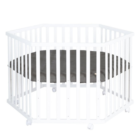 Parc hexagonal en bois blanc avec roulettes et protection matelassée Graphite pour bébé