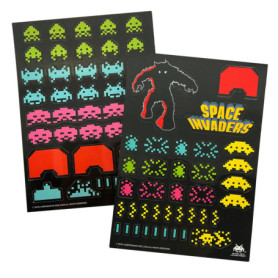 Set de 80 Aimants Rétro Space Invaders - Décoration Vintage pour Frigo et Bureau