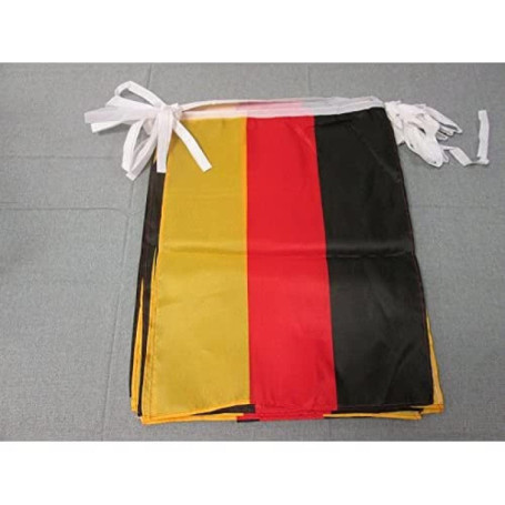 Guirlande de Drapeaux Allemand - 12 Mètres avec 20 Fanions en Polyester