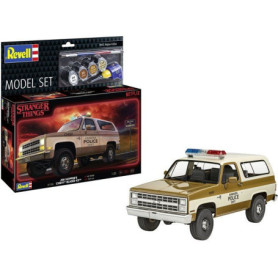 Maquette Chevrolet K5 Blazer Stranger Things avec accessoires