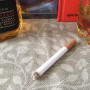 Lot de 2 Fausses Cigarettes Bouffantes - Accessoire de Costume - 8,3 cm - Durable et réaliste - Idéal pour Les fêtes à thème et